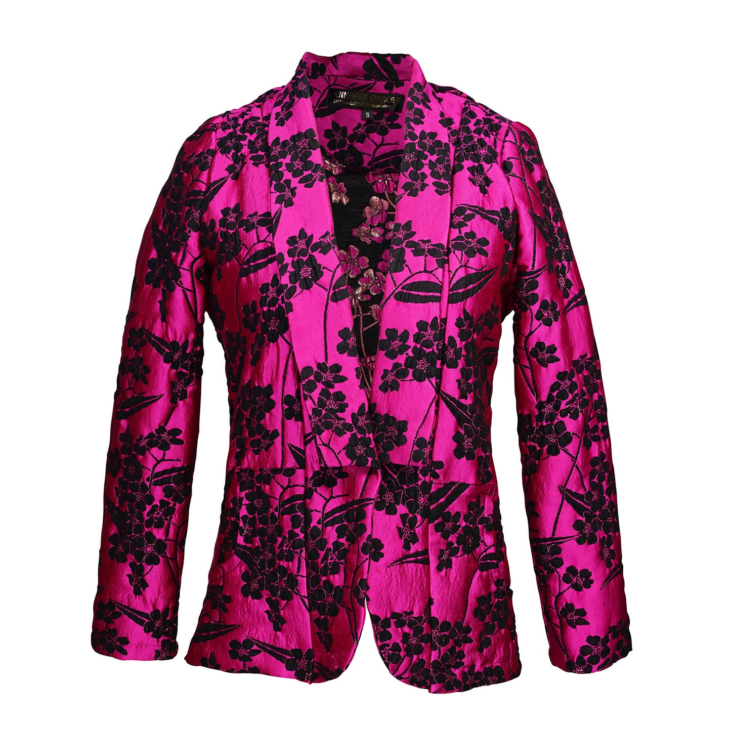 This blazer is made from a soft jacquard fabric with luscious woven flowers: featuring a shawl collar and pockets in each garment