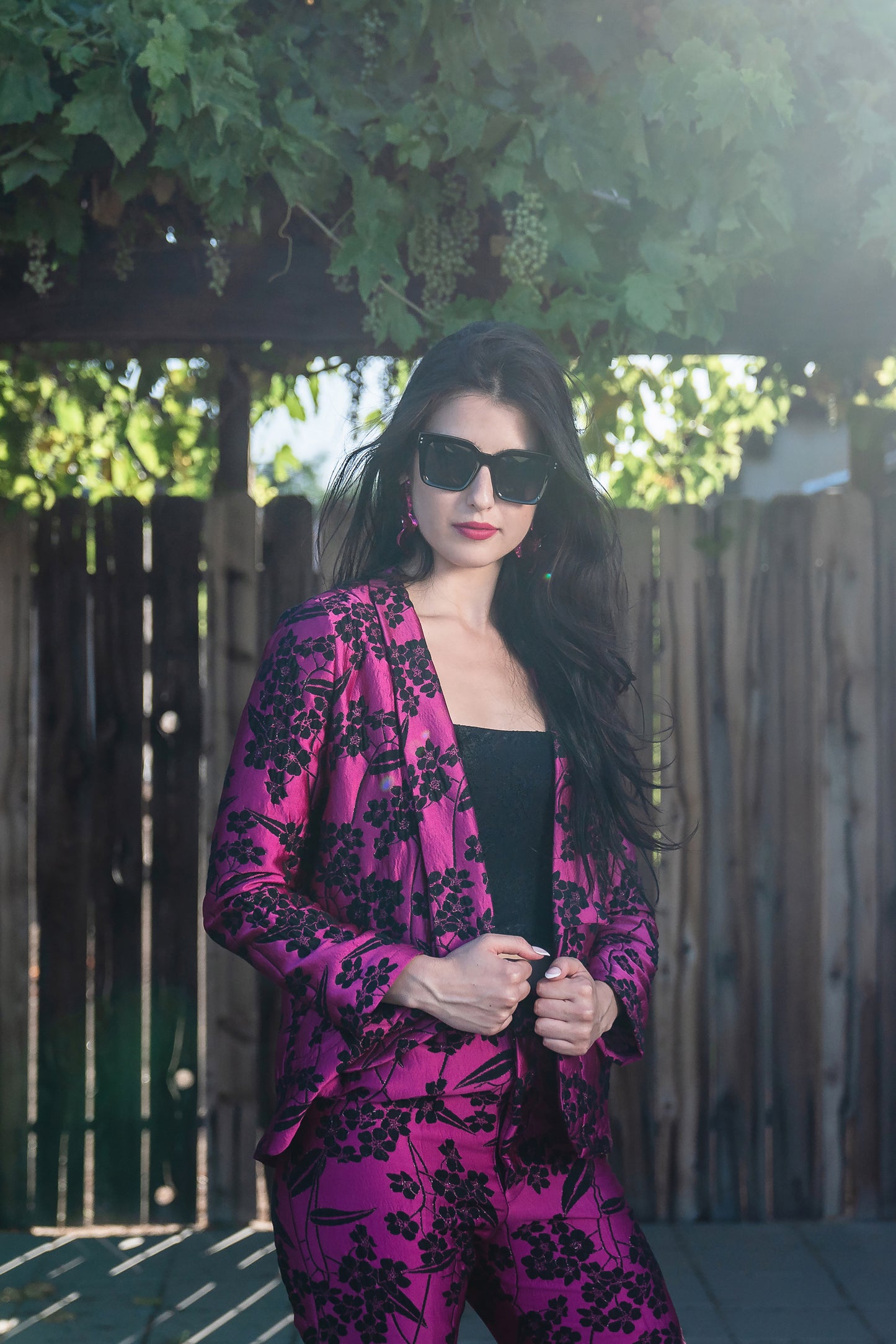 This blazer is made from a soft jacquard fabric with luscious woven flowers: featuring a shawl collar and pockets in each garment