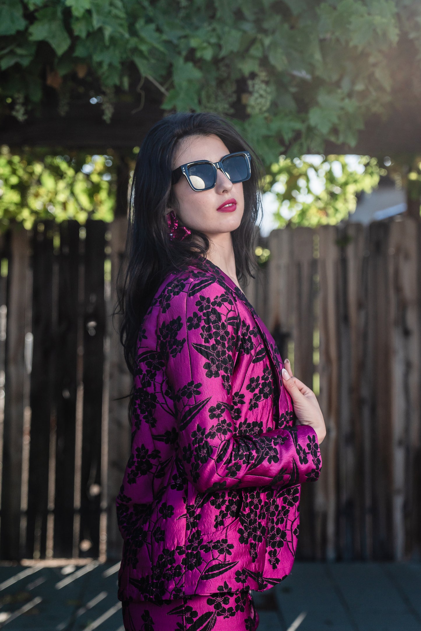 This blazer is made from a soft jacquard fabric with luscious woven flowers: featuring a shawl collar and pockets in each garment