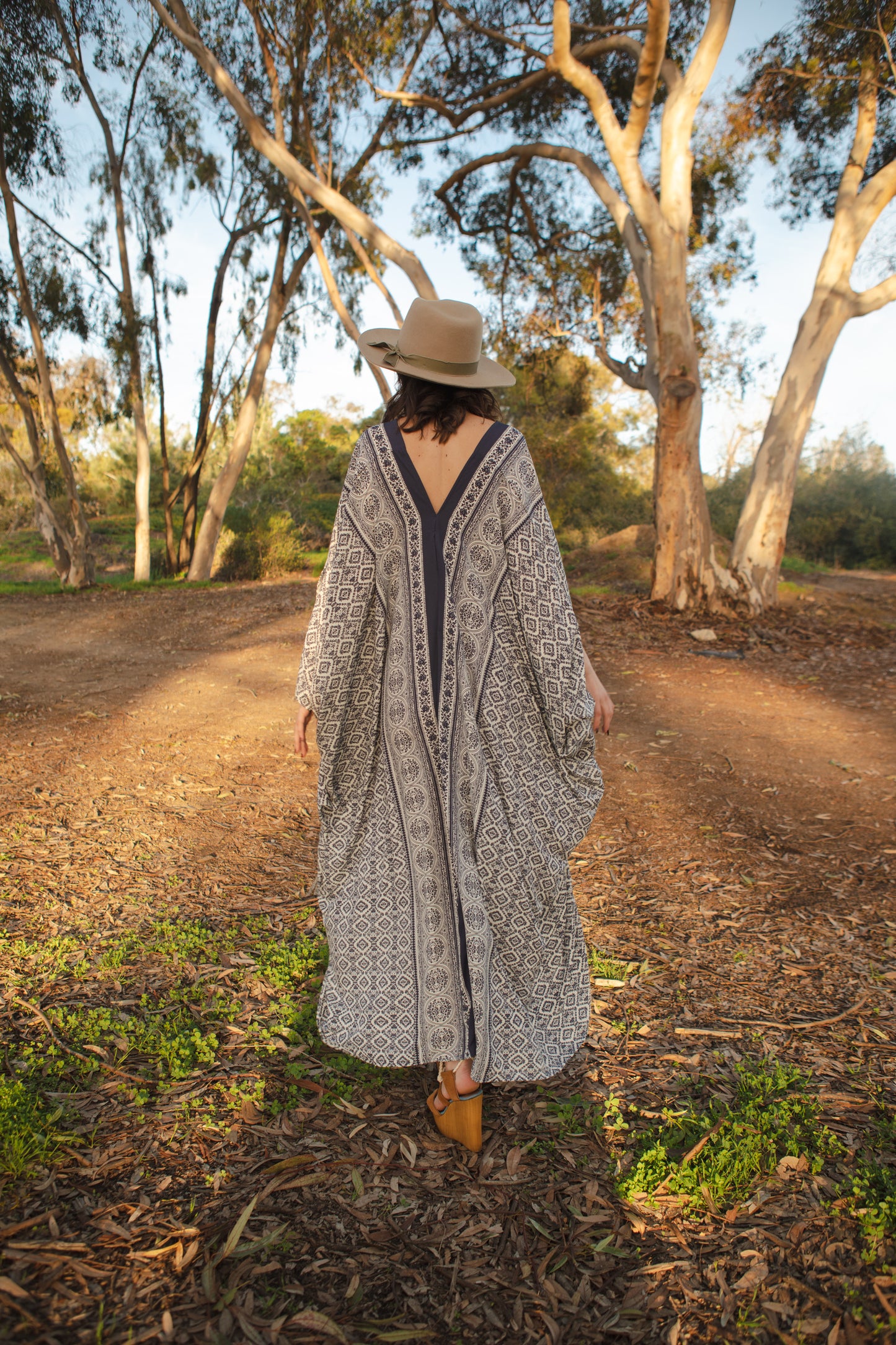 jennafer grace Victoria Border Caftan white with navy blue print kaftan mumu shift dress coverup casual boho bohemian hippie beach resort spa lounge loungewear layering unisex handmade in California USA