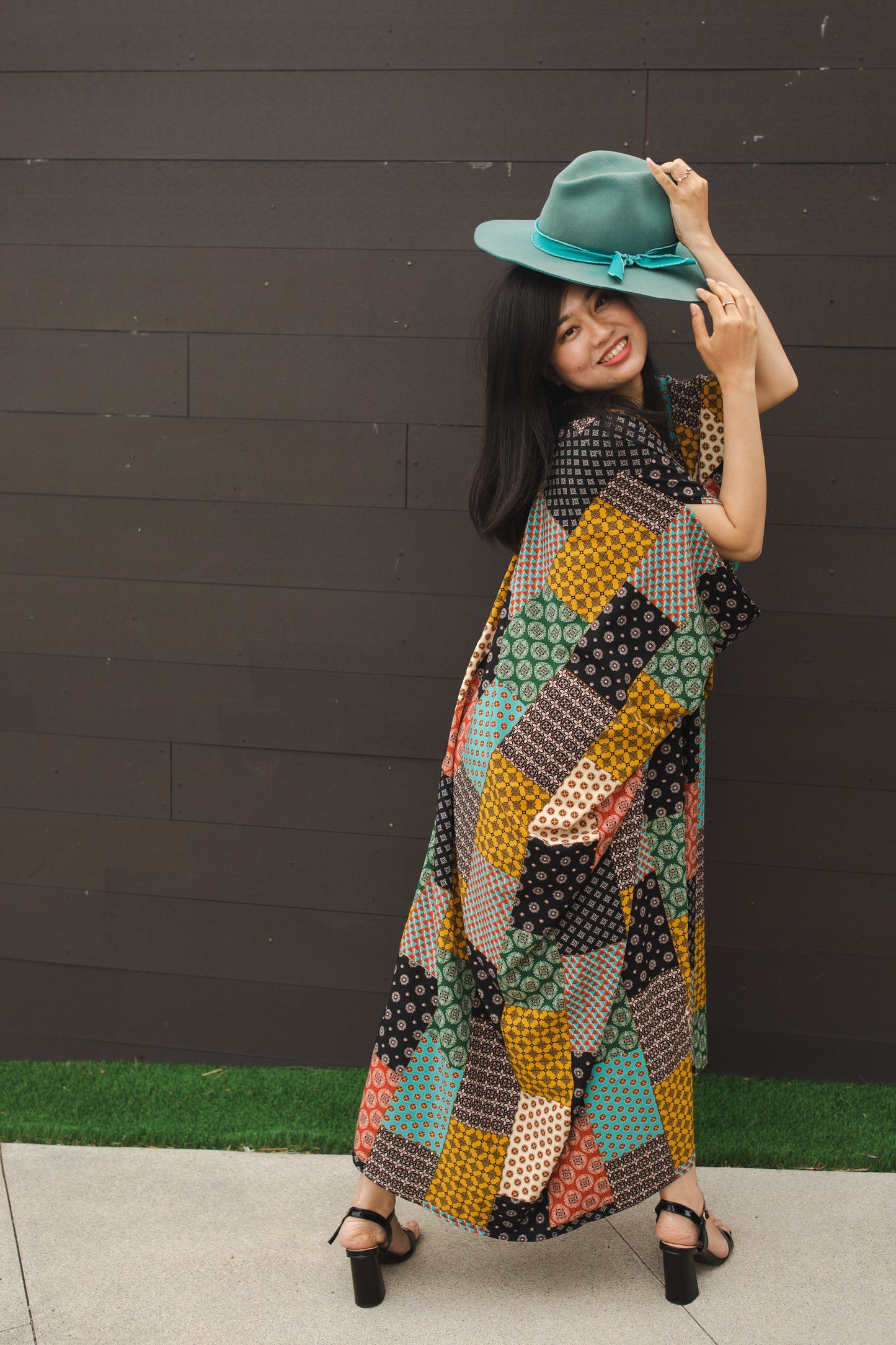 jennafer grace colorful quilted-look patchwork scarf print caftan kaftan mumu shift dress coverup casual boho bohemian hippie beach resort spa lounge loungewear layering unisex handmade