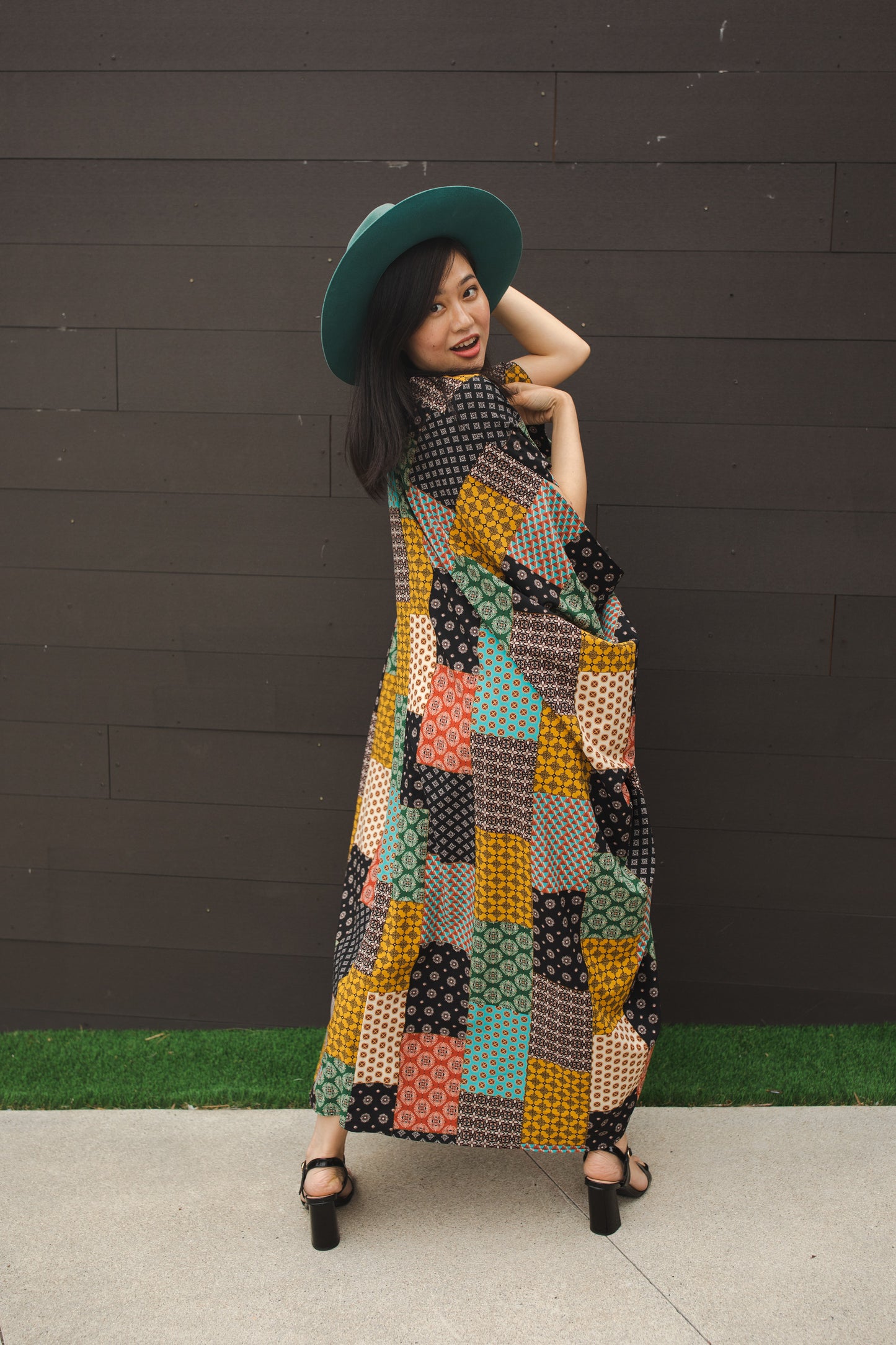jennafer grace colorful quilted-look patchwork scarf print caftan kaftan mumu shift dress coverup casual boho bohemian hippie beach resort spa lounge loungewear layering unisex handmade