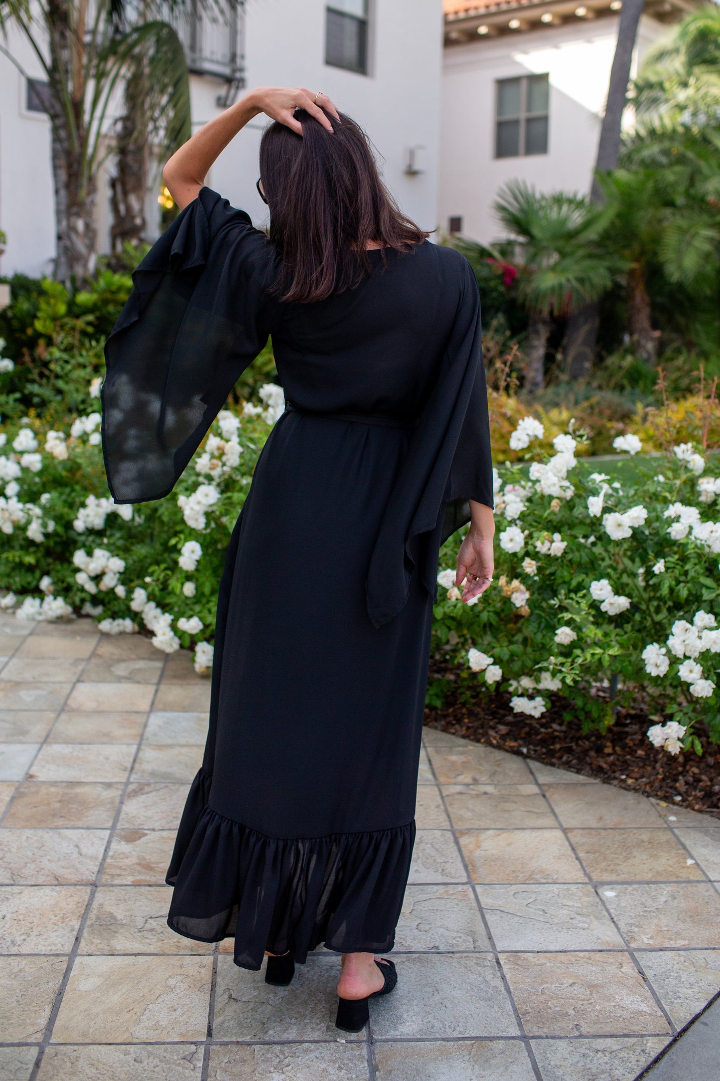 Janys Scarf Sleeve Kimono In Raven