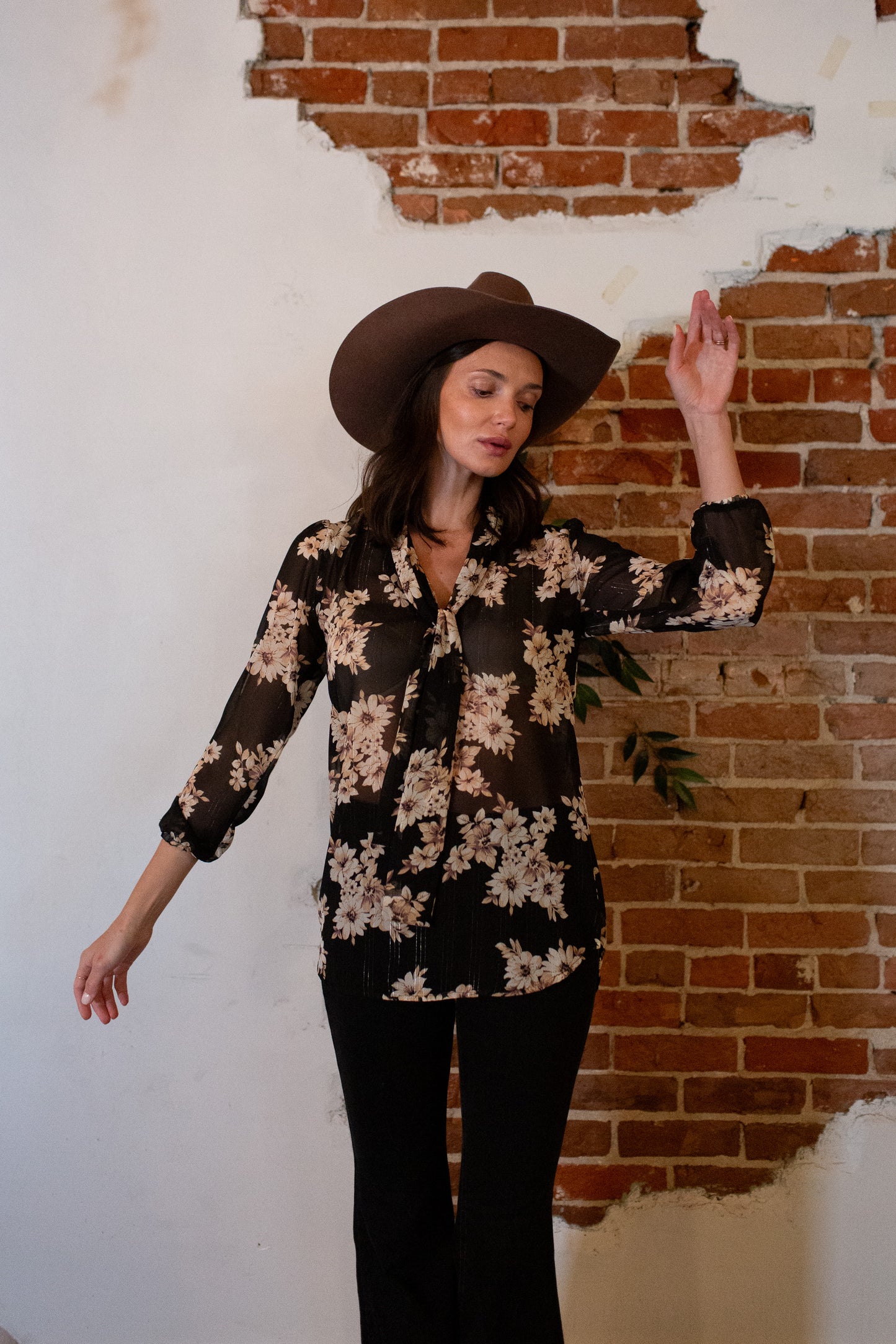 Anjelica Tie Front Top in Liza Flora