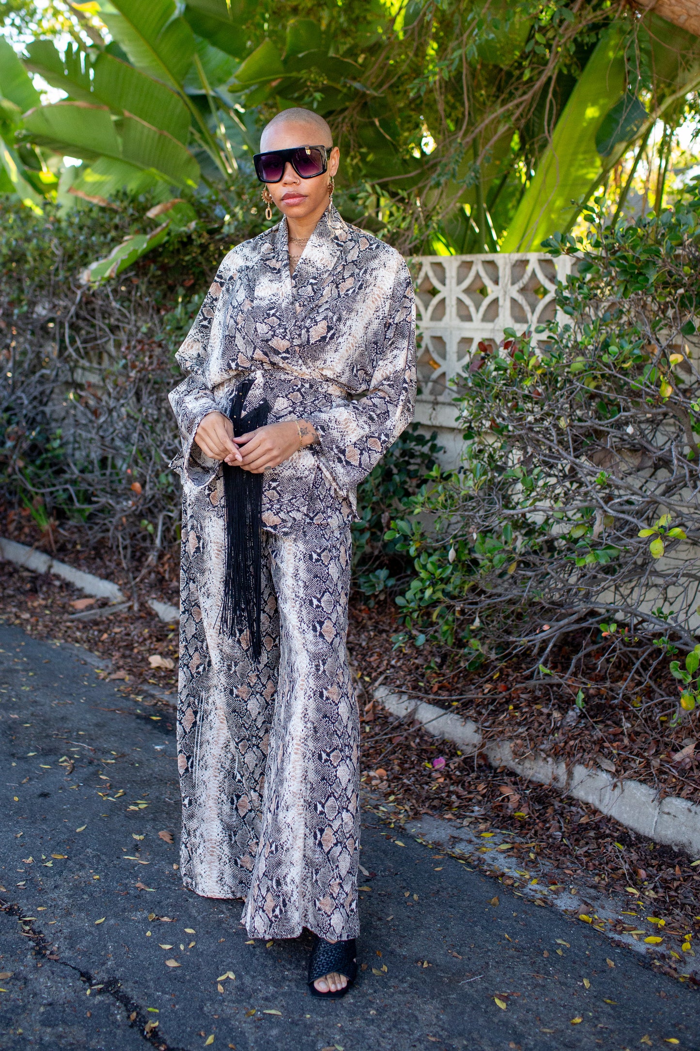 Monochrome Serpentine Dolman Palazzo Set