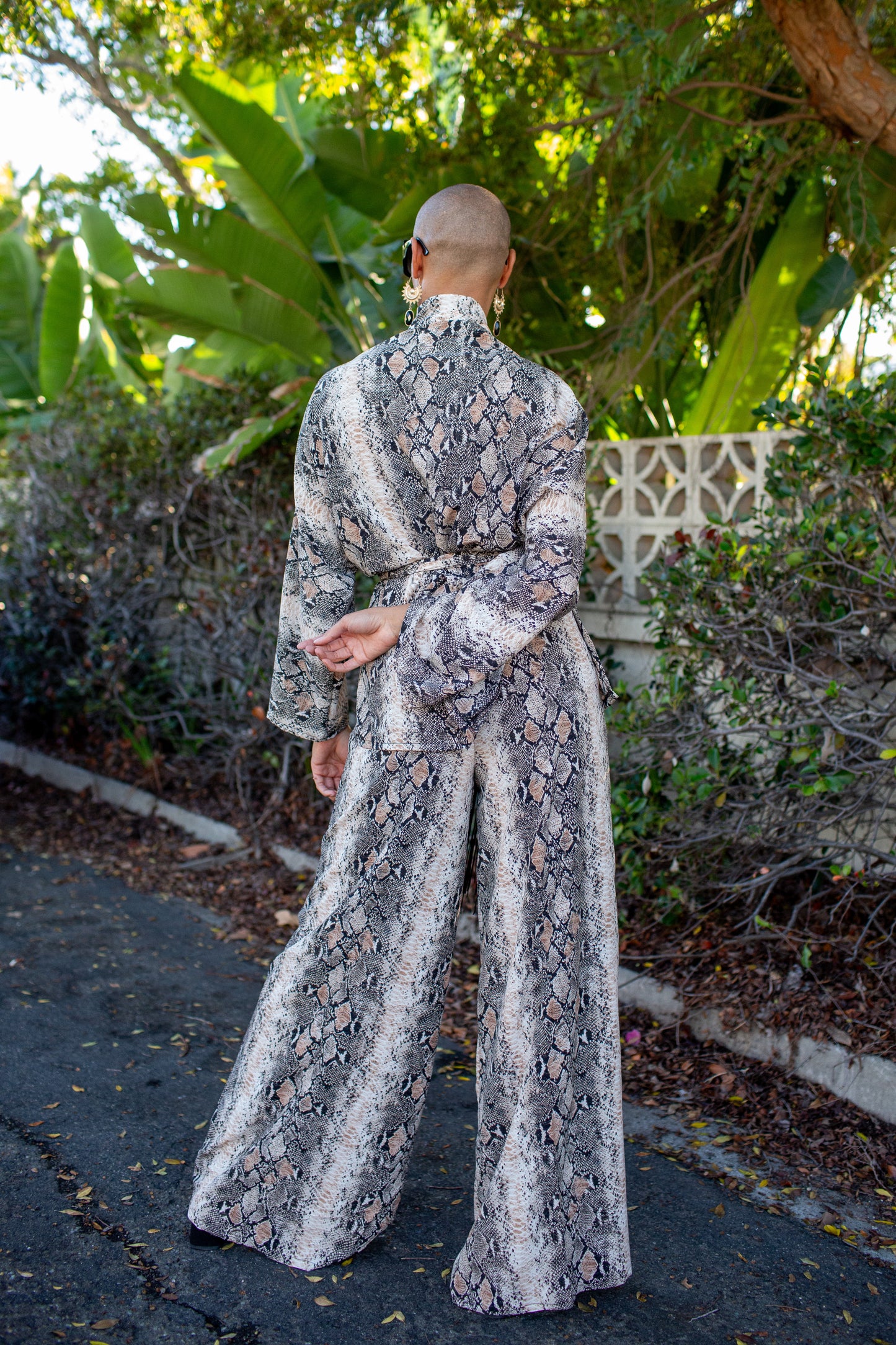 Monochrome Serpentine Dolman Palazzo Set