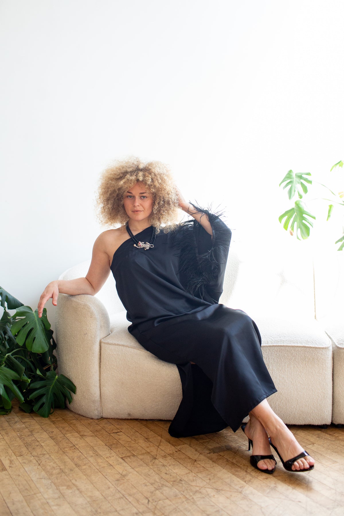 Chelziah Caftan in Obsidian