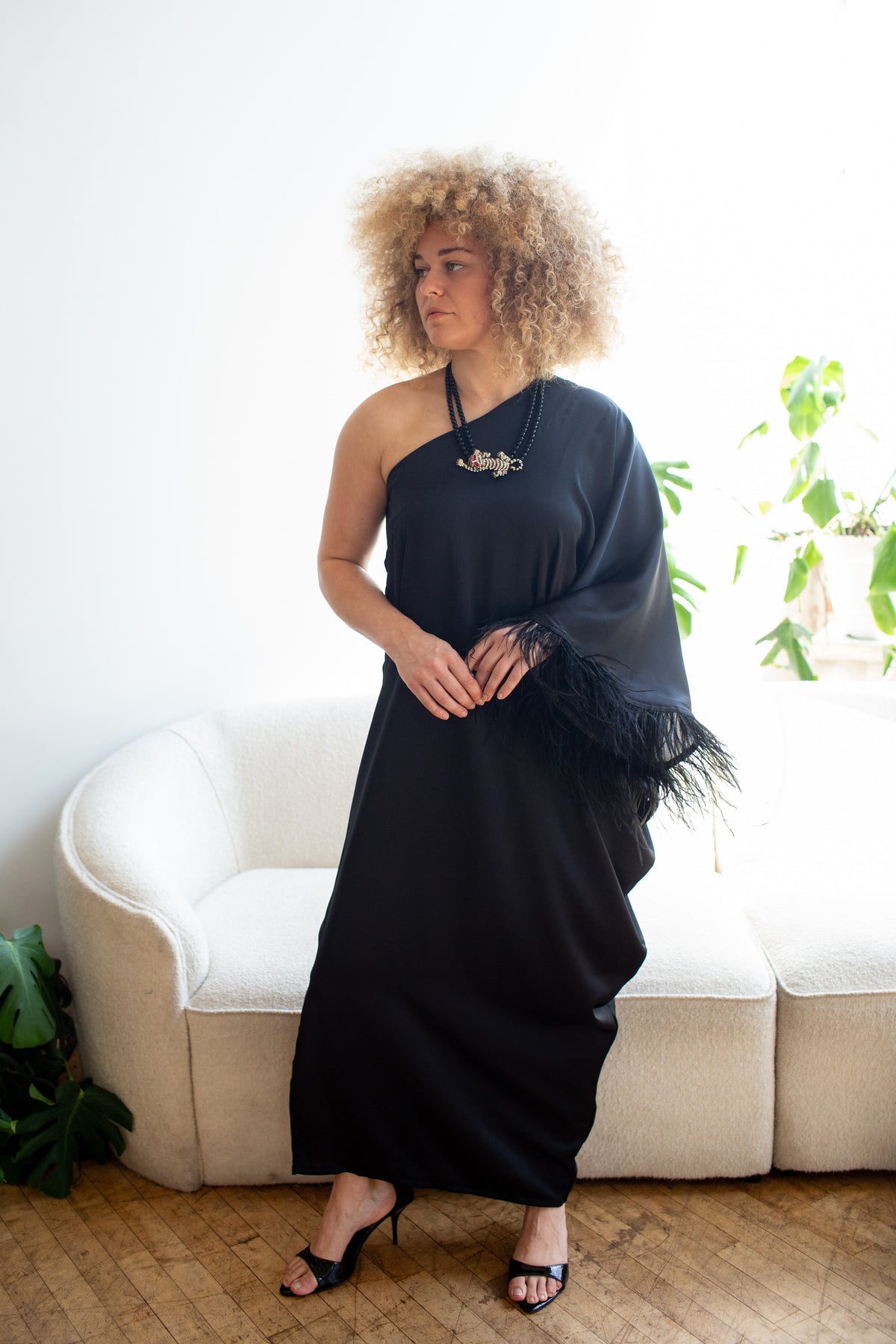 Chelziah Caftan in Obsidian