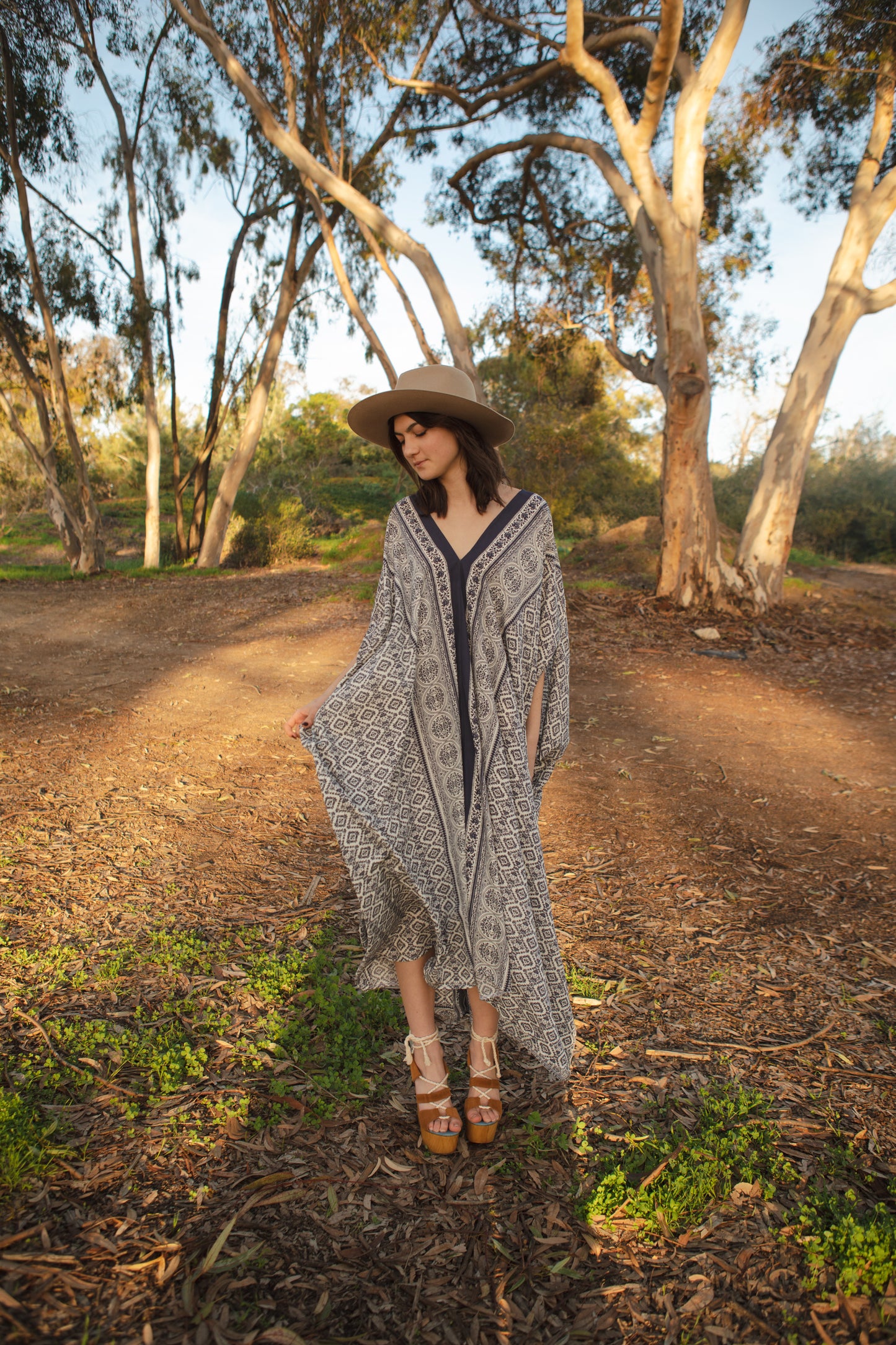 jennafer grace Victoria Border Caftan white with navy blue print kaftan mumu shift dress coverup casual boho bohemian hippie beach resort spa lounge loungewear layering unisex handmade in California USA