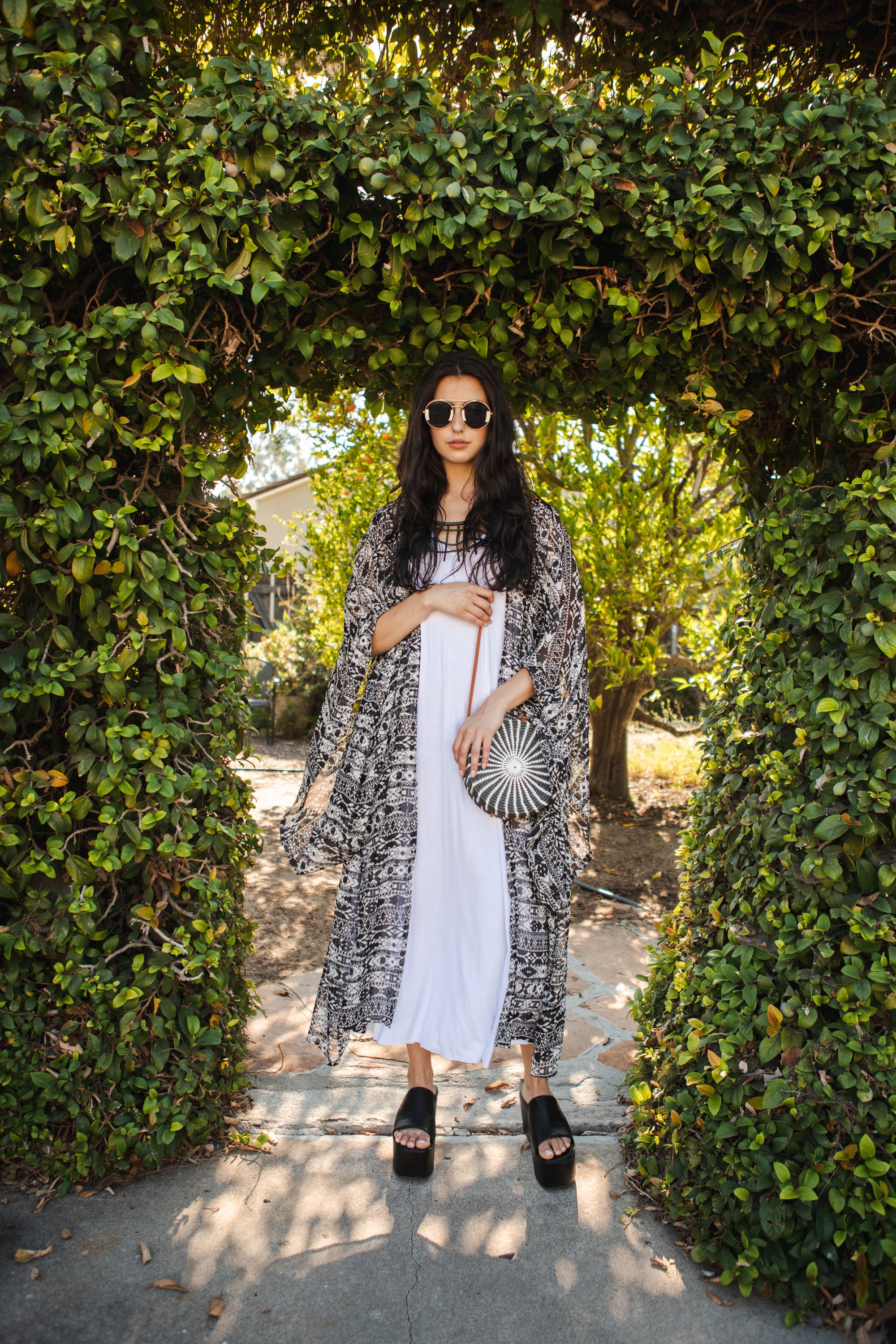 Black and outlet white kimono outfit