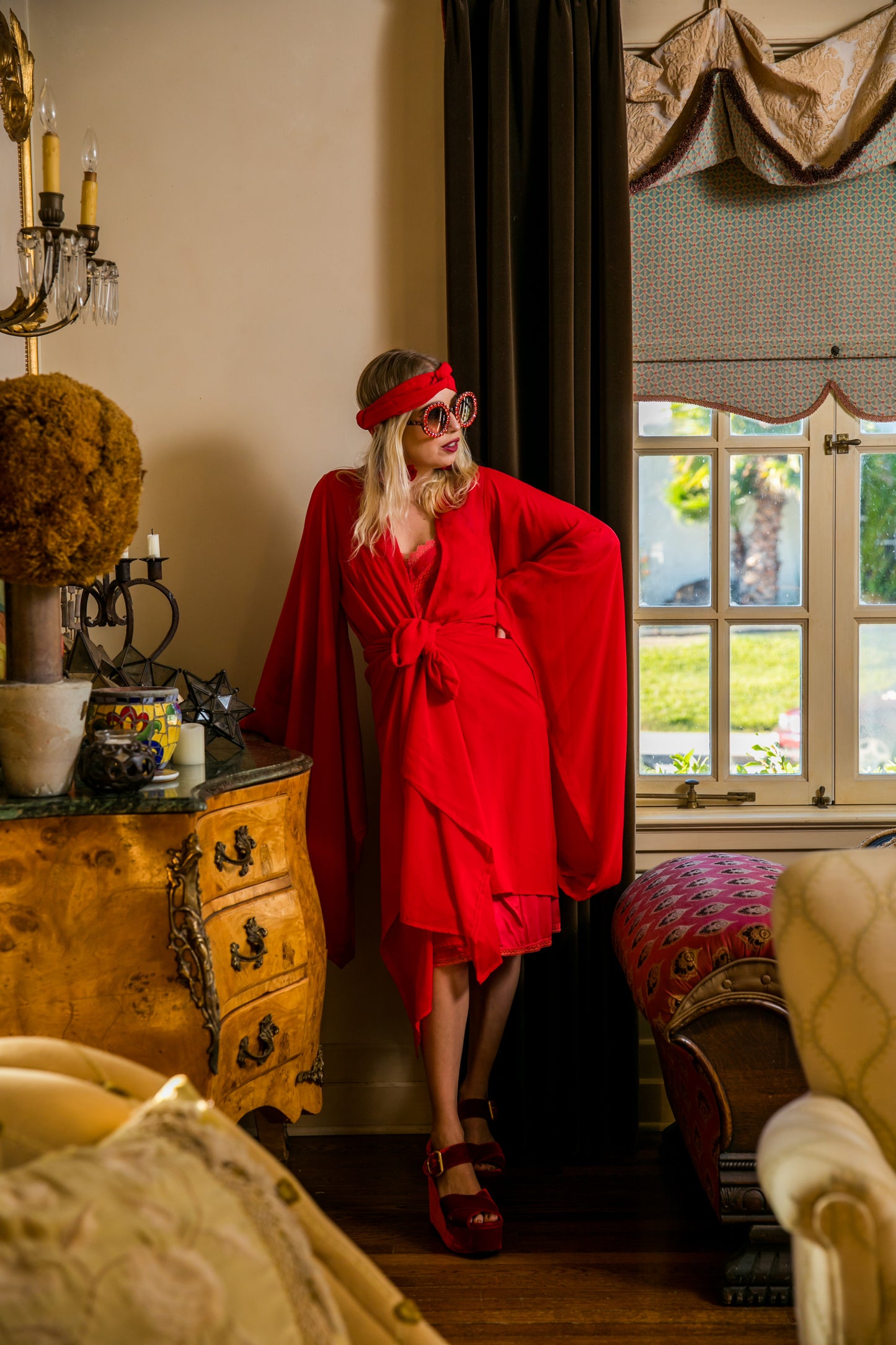 jennafer grace Truly Yours kimono scarlet crimson blood red cherry red gothic pinup vintage inspired coverup wrap dress with pockets duster jacket robe goth boho pinup bohemian hippie whimsical romantic beach poolside resort cabana lounge wear unisex handmade in California USA