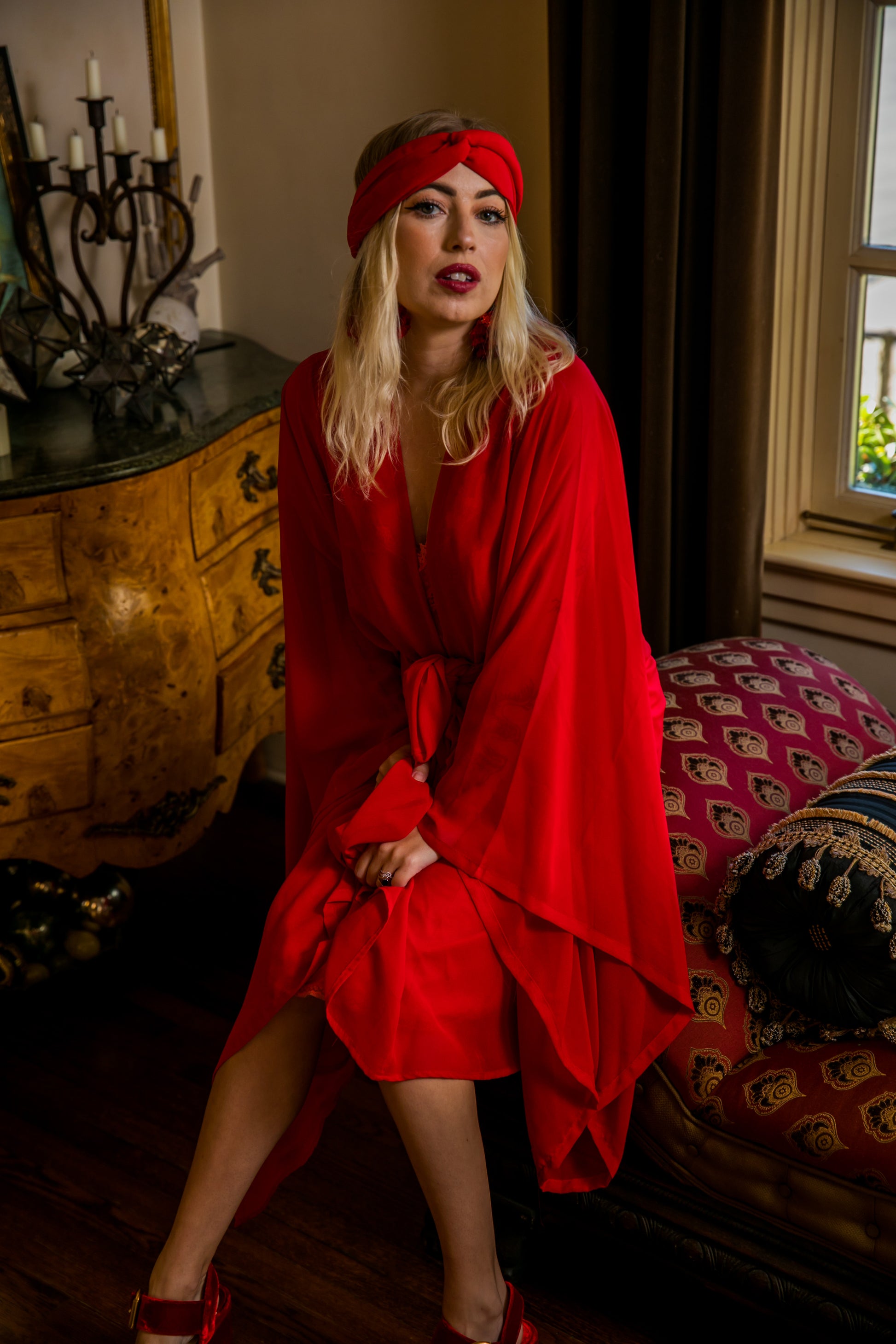 jennafer grace Truly Yours kimono scarlet crimson blood red cherry red gothic pinup vintage inspired coverup wrap dress with pockets duster jacket robe goth boho pinup bohemian hippie whimsical romantic beach poolside resort cabana lounge wear unisex handmade in California USA